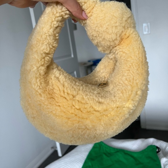 Bottega Veneta Mini Jodie Shearling Teddy Yellow - Picture 6 of 11